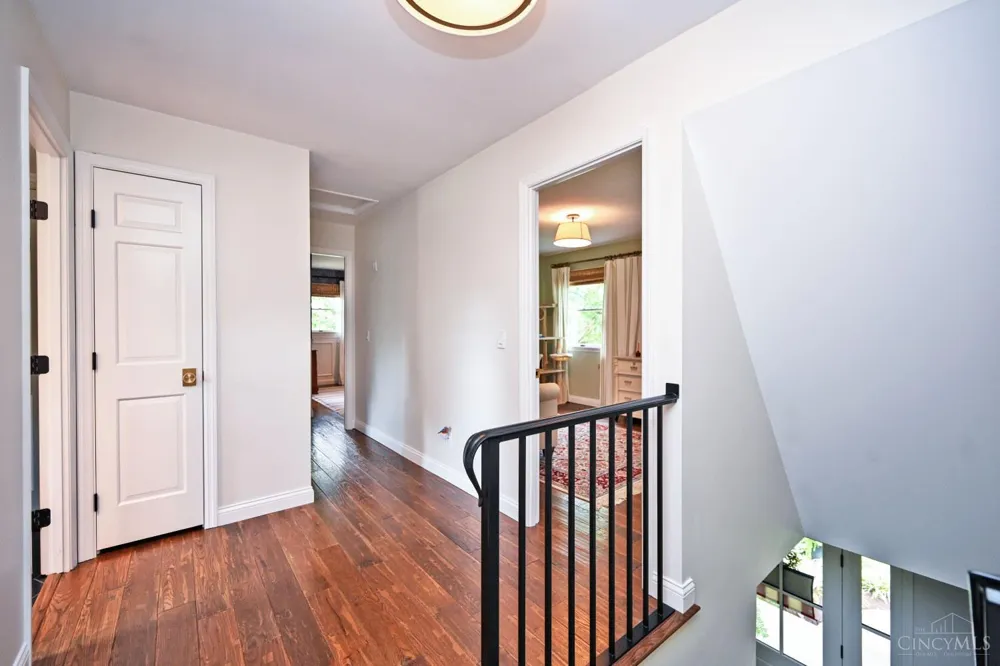 7711 Stonehenge Drive Montgomery, OH 45242