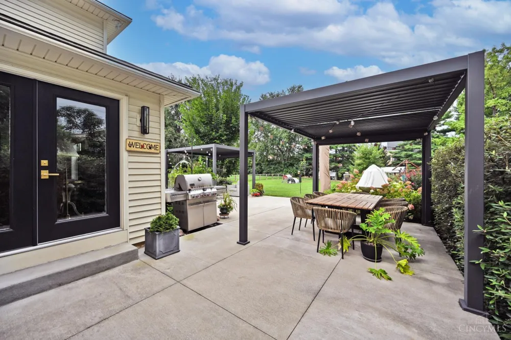 7711 Stonehenge Drive Montgomery, OH 45242