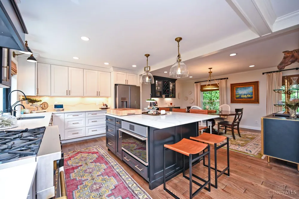 7711 Stonehenge Drive Montgomery, OH 45242