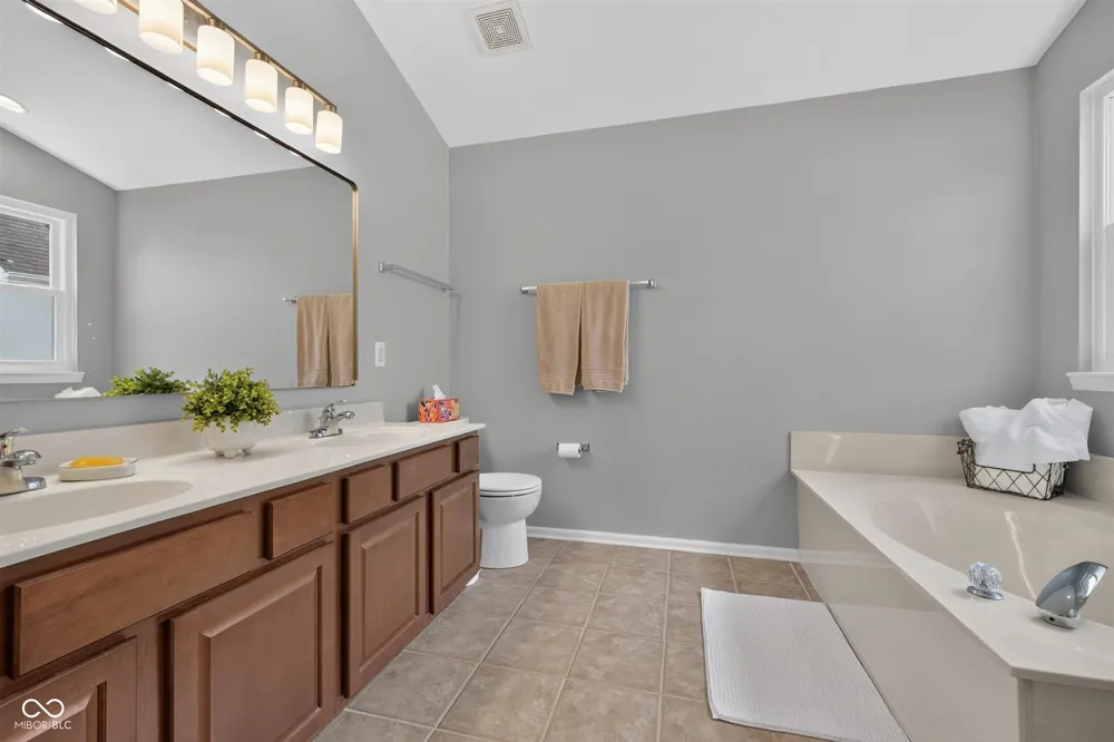 6538 Stafford Trace Zionsville, IN 46077