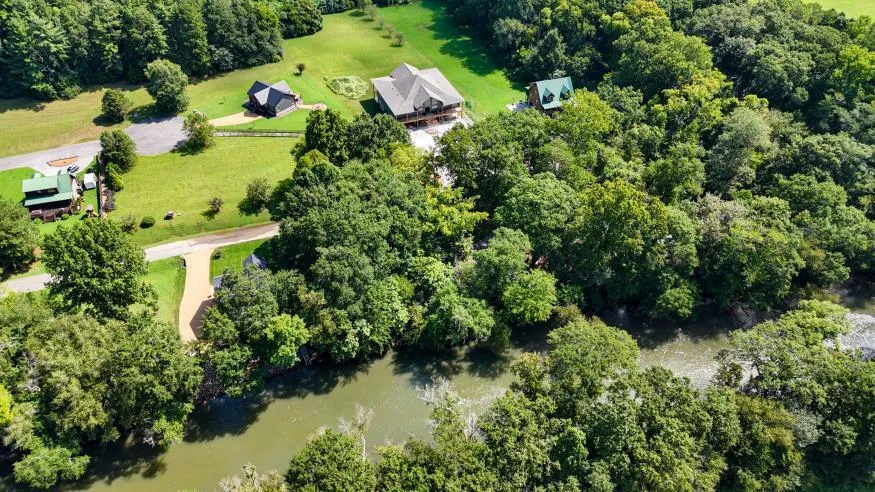 160 Tree Frog Lane Benton, TN 37307