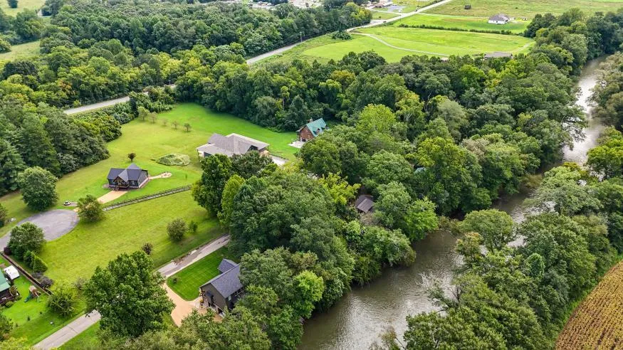 160 Tree Frog Lane Benton, TN 37307