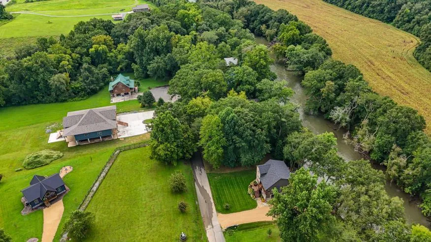 160 Tree Frog Lane Benton, TN 37307