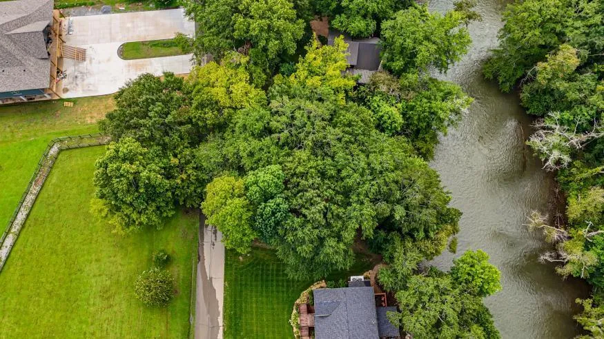 160 Tree Frog Lane Benton, TN 37307