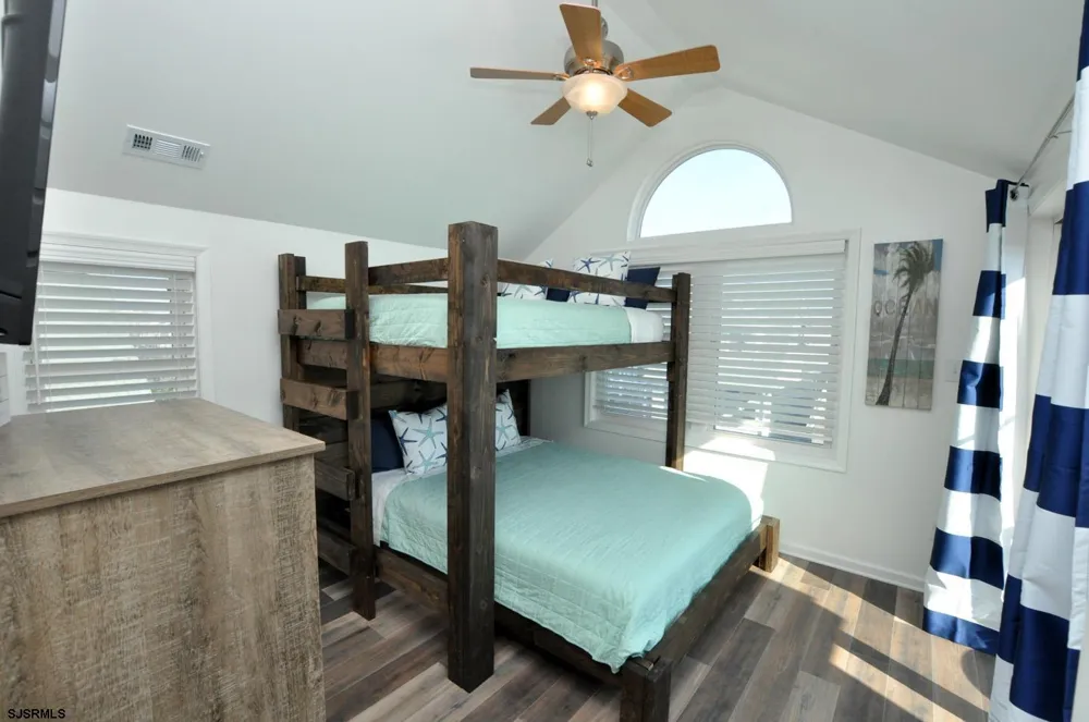 104 N Dudley Ave Ventnor Heights, NJ 08406