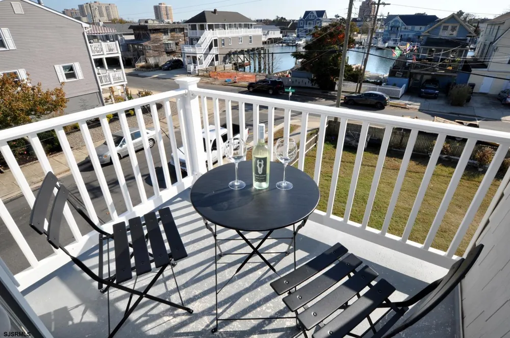 104 N Dudley Ave Ventnor Heights, NJ 08406