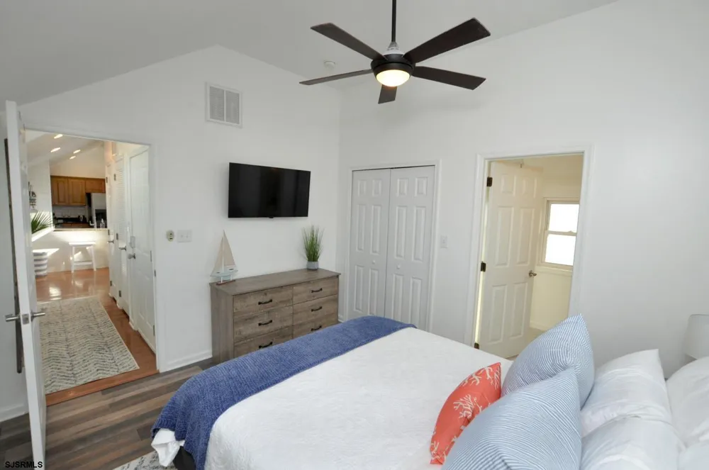 104 N Dudley Ave Ventnor Heights, NJ 08406