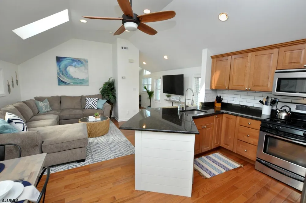 104 N Dudley Ave Ventnor Heights, NJ 08406