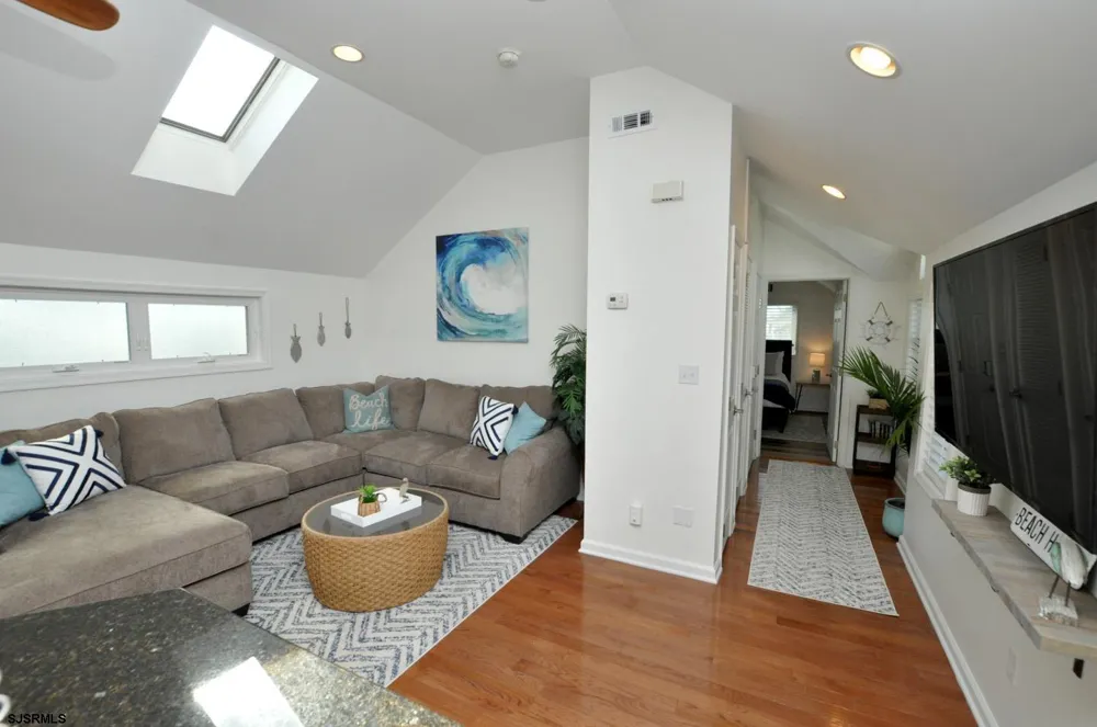 104 N Dudley Ave Ventnor Heights, NJ 08406