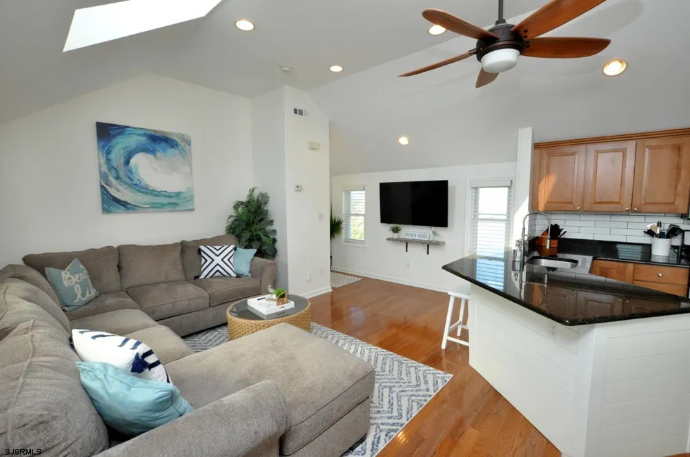 104 N Dudley Ave Ventnor Heights, NJ 08406
