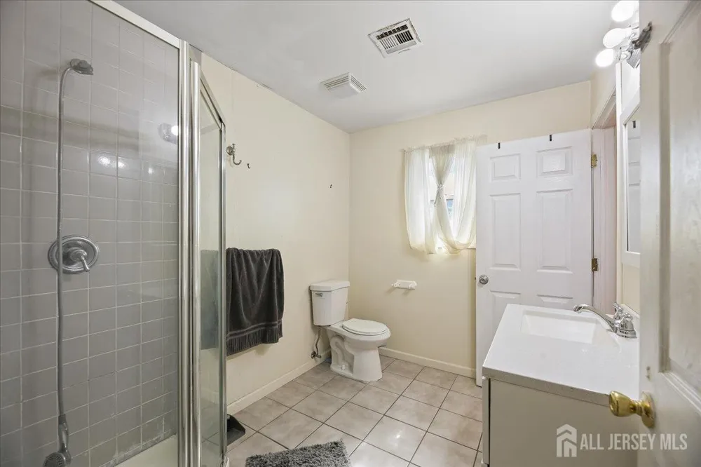 439 Fairview Avenue Colonia, NJ 07067