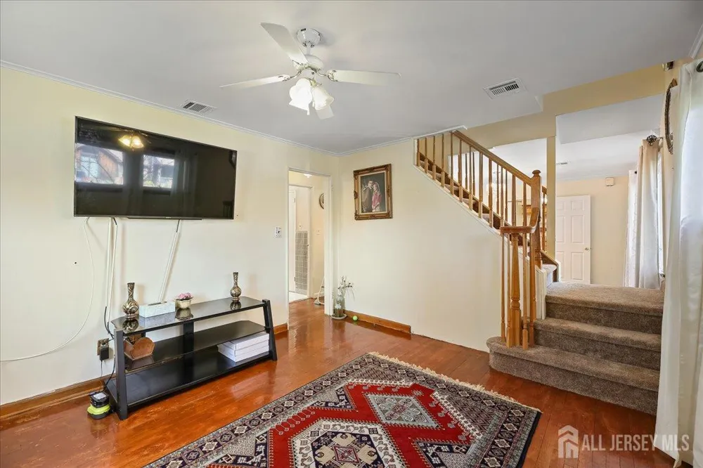 439 Fairview Avenue Colonia, NJ 07067