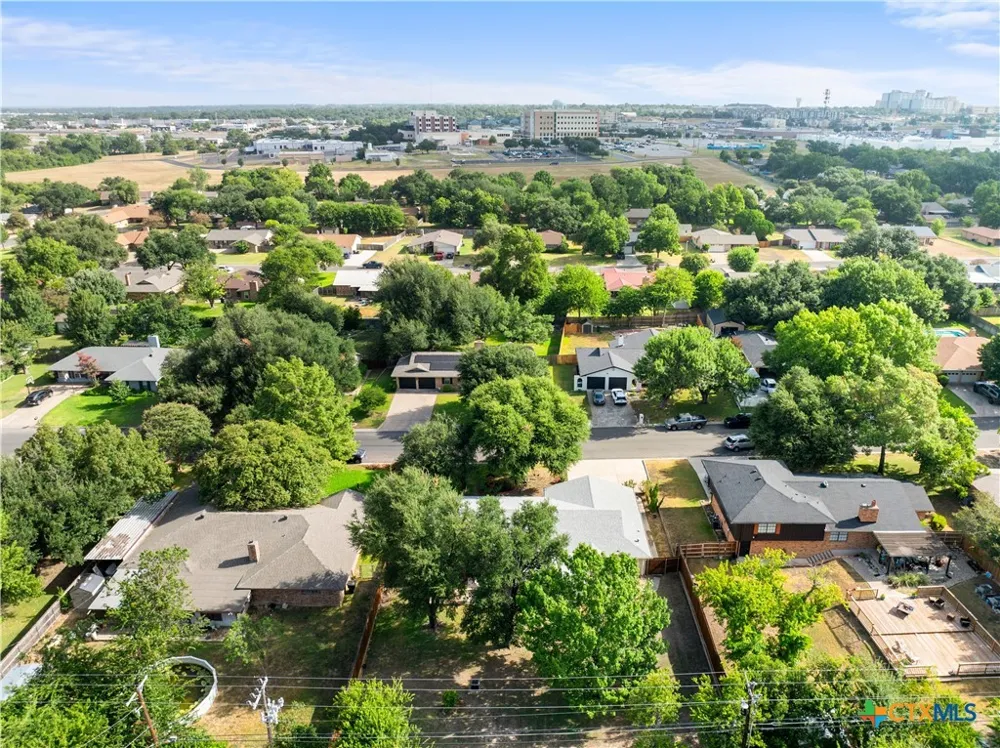 2105 Forest Trail Temple, TX 76502