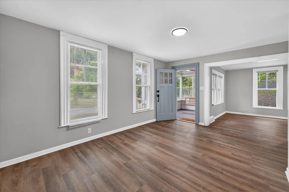 611 Oakhill Avenue Jackson, MI 49201