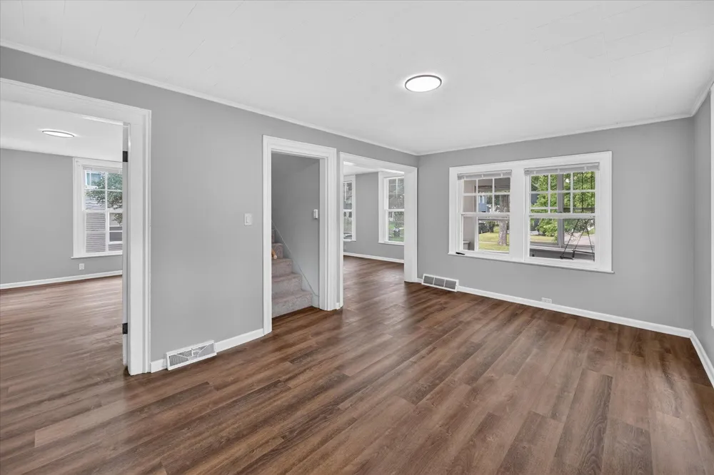 611 Oakhill Avenue Jackson, MI 49201