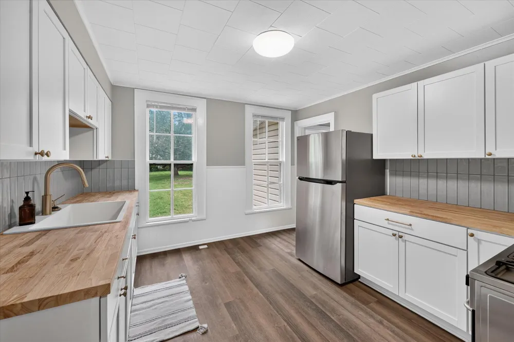 611 Oakhill Avenue Jackson, MI 49201