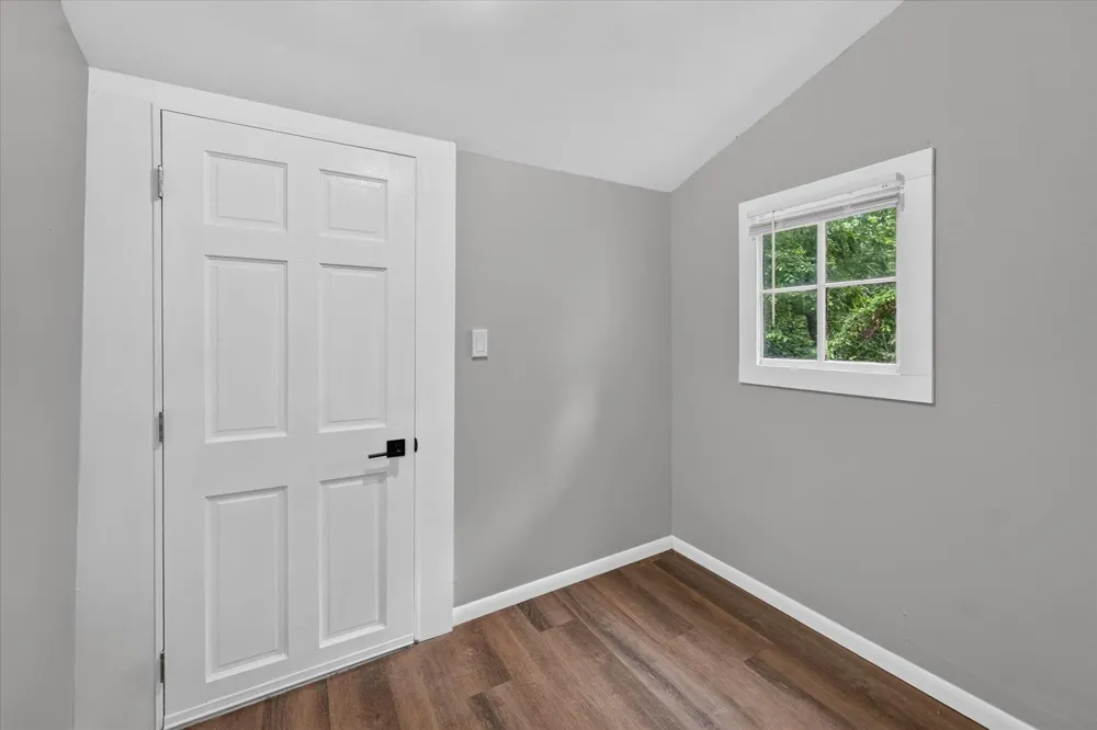 611 Oakhill Avenue Jackson, MI 49201