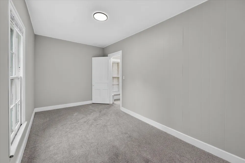 611 Oakhill Avenue Jackson, MI 49201