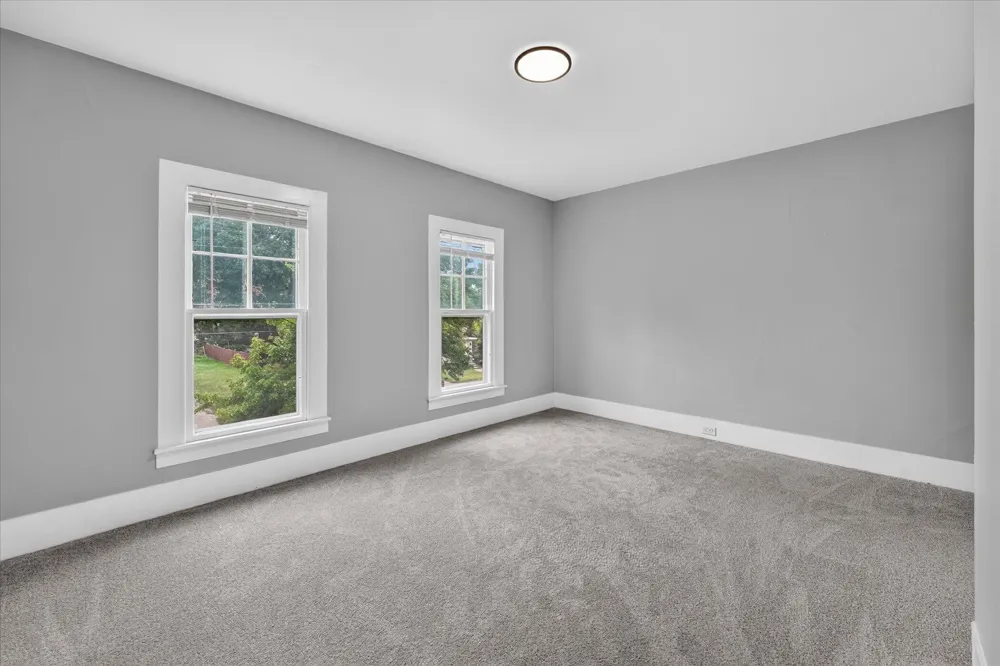 611 Oakhill Avenue Jackson, MI 49201