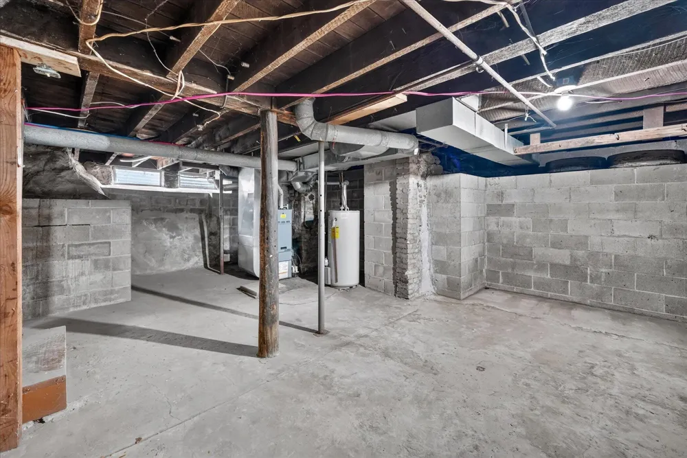 611 Oakhill Avenue Jackson, MI 49201