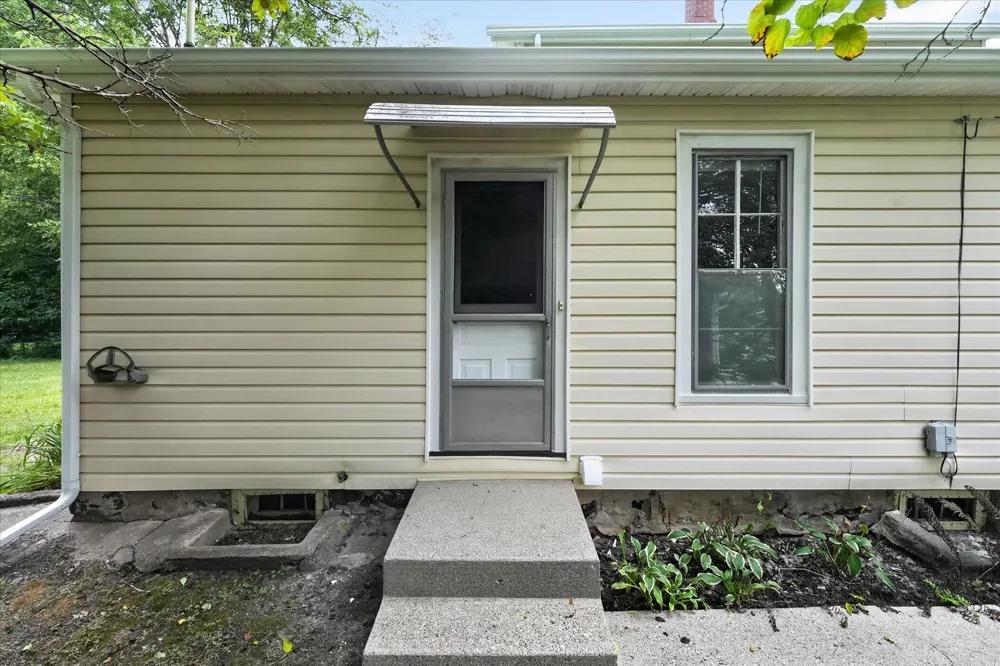 611 Oakhill Avenue Jackson, MI 49201