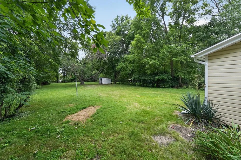 611 Oakhill Avenue Jackson, MI 49201