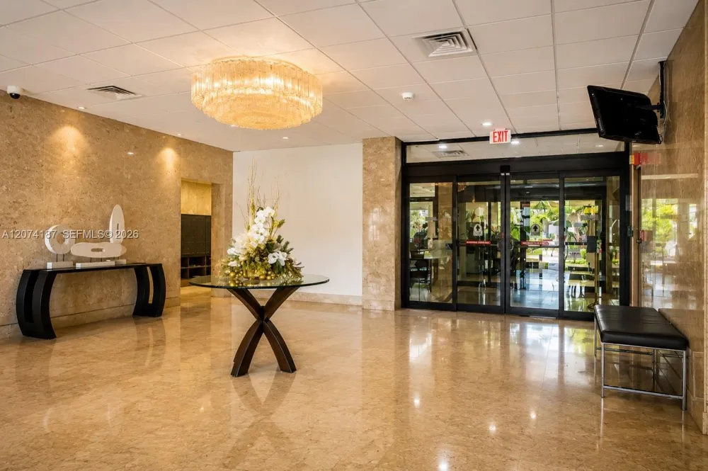 300 Bayview Dr #807 Sunny Isles Beach, FL 33160