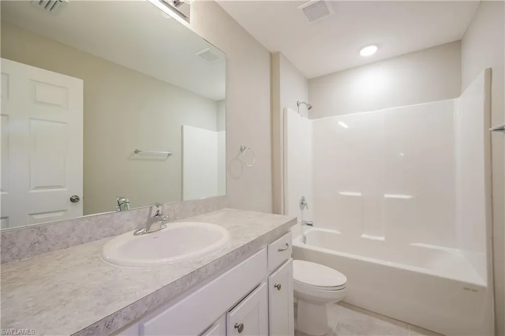 4211 21st Street SW Lehigh Acres, FL 33976