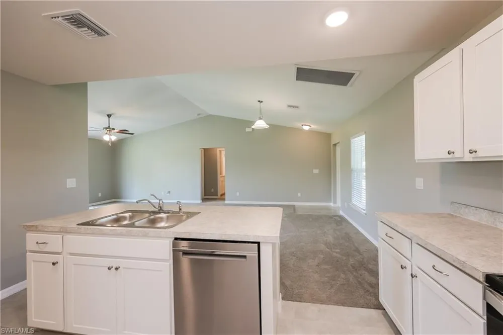 4211 21st Street SW Lehigh Acres, FL 33976