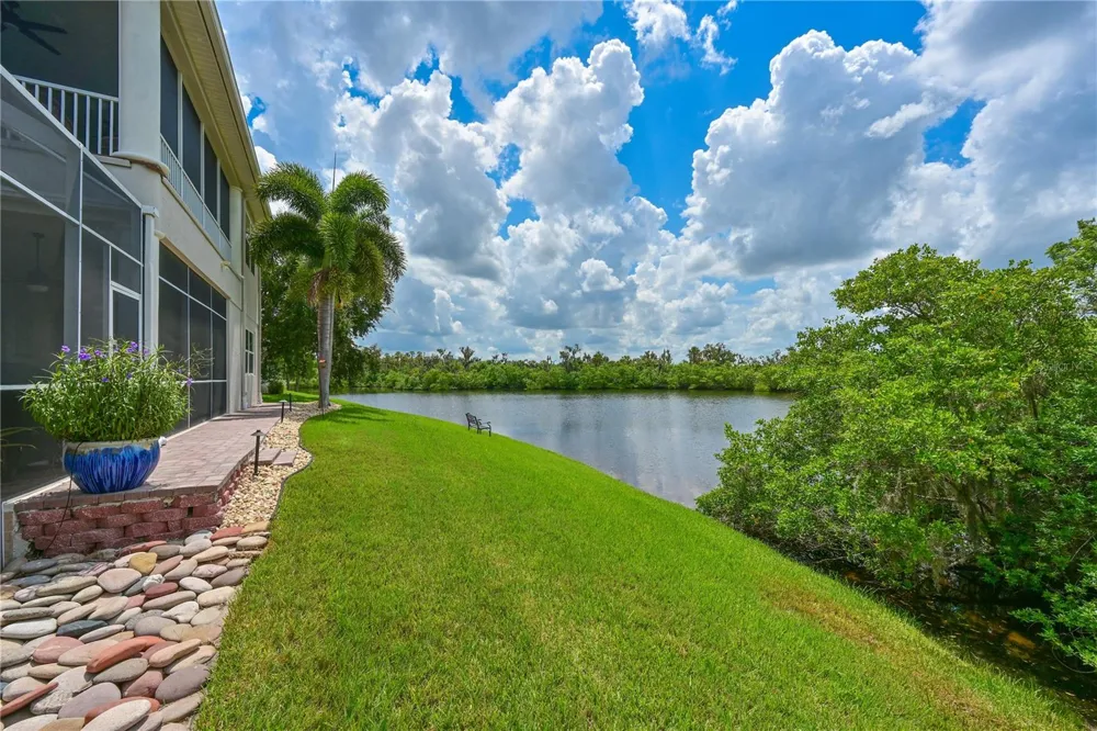 11515 SAVANNAH LAKES DRIVE Parrish, FL 34219