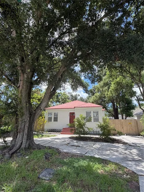 104 W LAMBRIGHT STREET