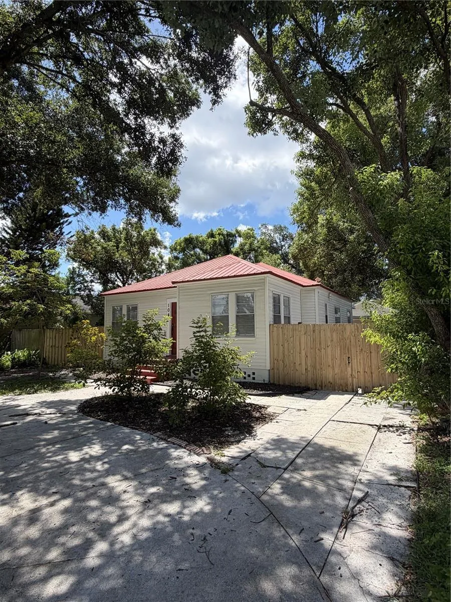 104 W LAMBRIGHT STREET Tampa, FL 33604