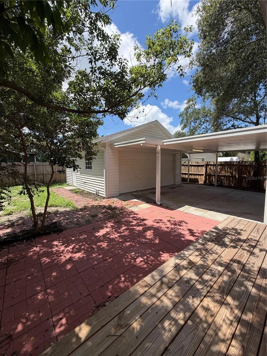 104 W LAMBRIGHT STREET Tampa, FL 33604