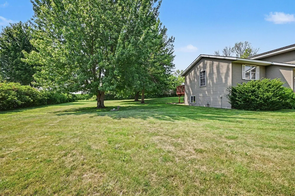 932 Hillside Avenue SW New Prague, MN 56071