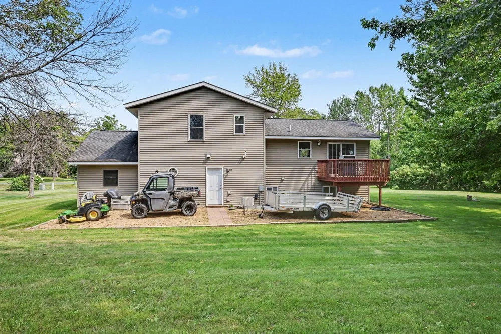 932 Hillside Avenue SW New Prague, MN 56071