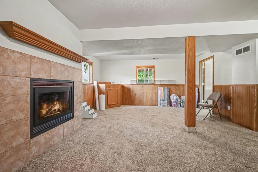 932 Hillside Avenue SW New Prague, MN 56071