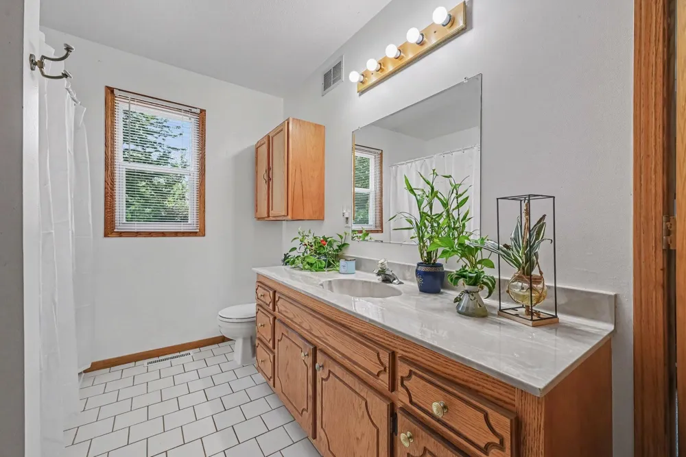 932 Hillside Avenue SW New Prague, MN 56071