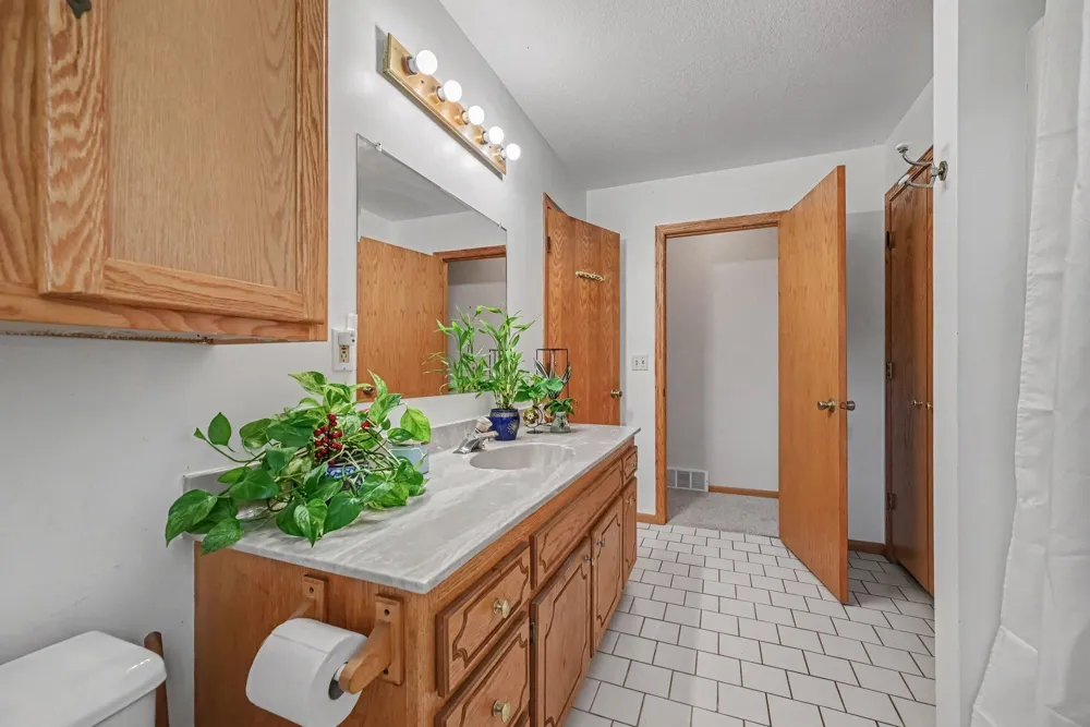 932 Hillside Avenue SW New Prague, MN 56071