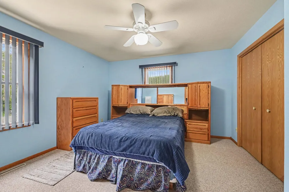 932 Hillside Avenue SW New Prague, MN 56071