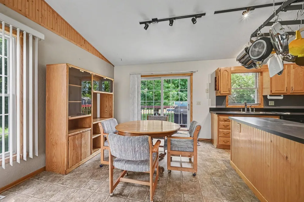 932 Hillside Avenue SW New Prague, MN 56071