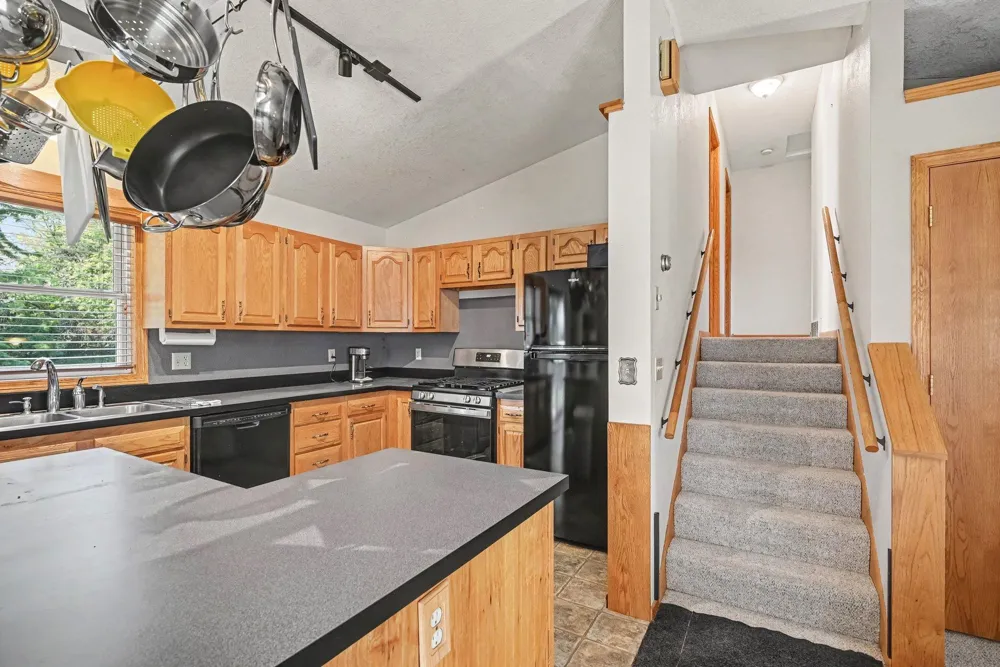 932 Hillside Avenue SW New Prague, MN 56071