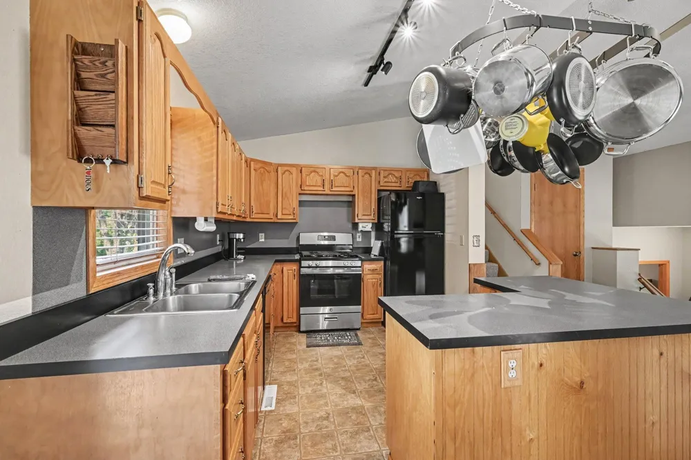 932 Hillside Avenue SW New Prague, MN 56071