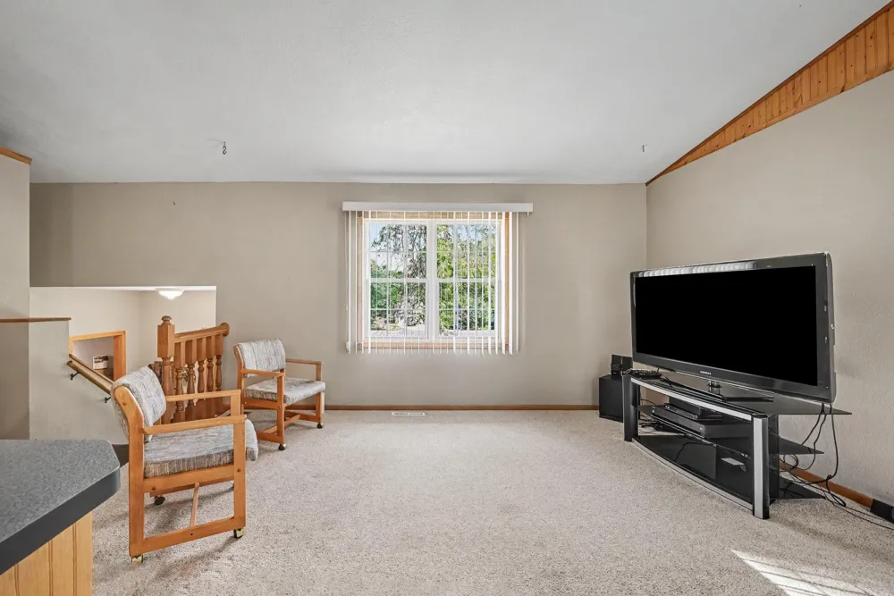 932 Hillside Avenue SW New Prague, MN 56071