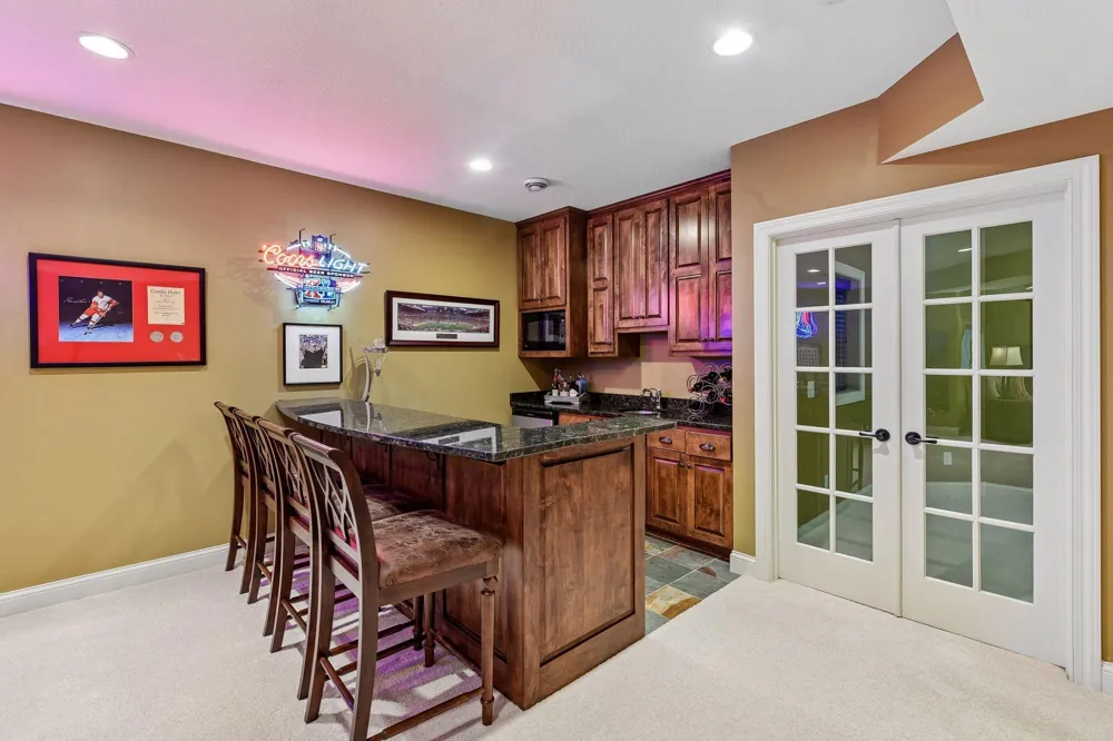 9260 Red Oak Drive Victoria, MN 55386