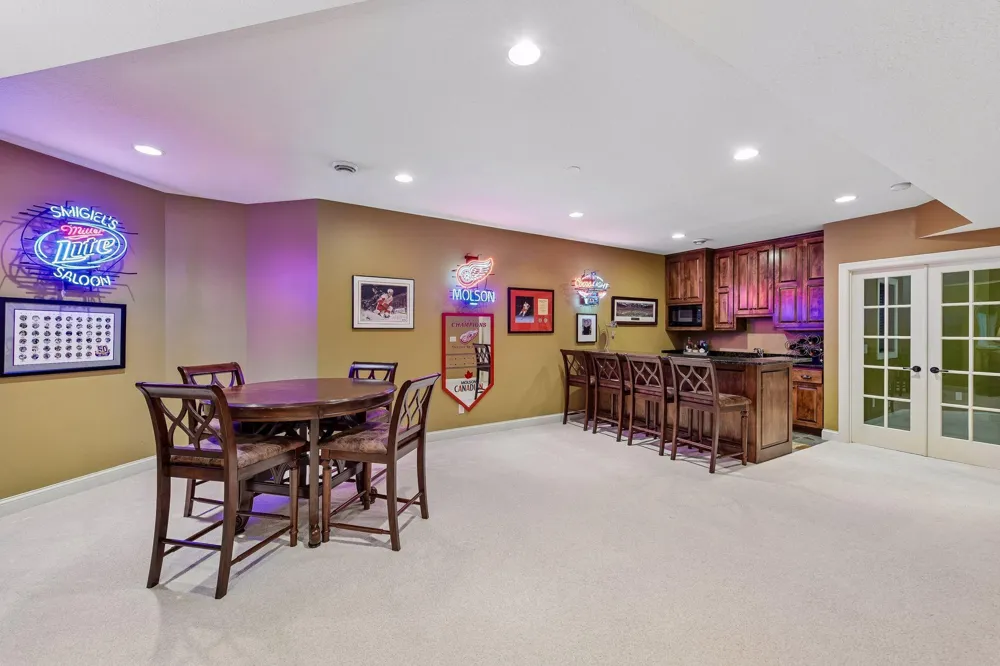9260 Red Oak Drive Victoria, MN 55386