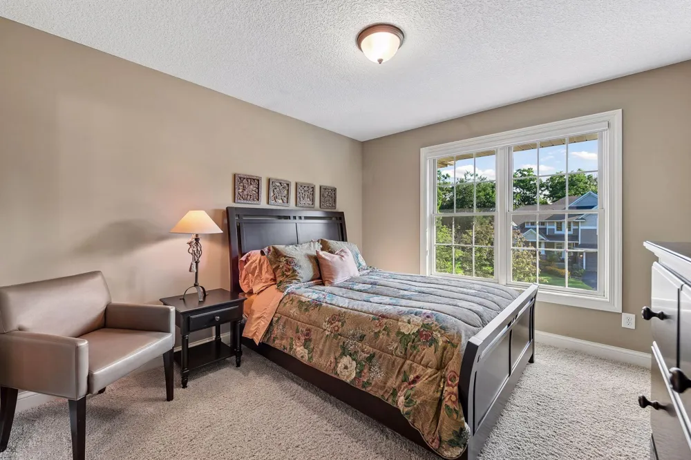 9260 Red Oak Drive Victoria, MN 55386