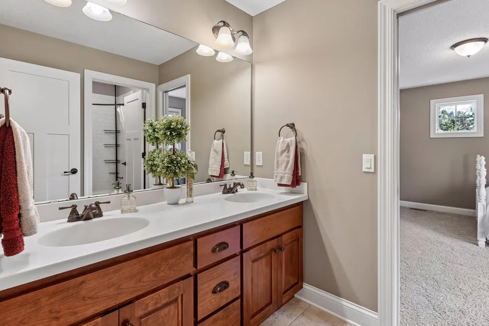 9260 Red Oak Drive Victoria, MN 55386