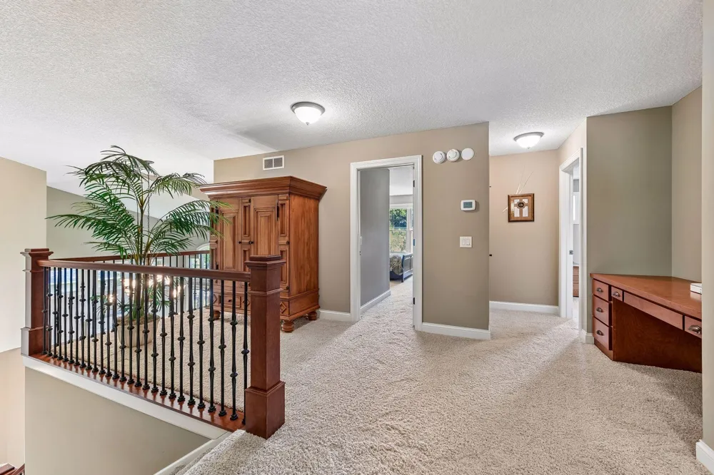 9260 Red Oak Drive Victoria, MN 55386