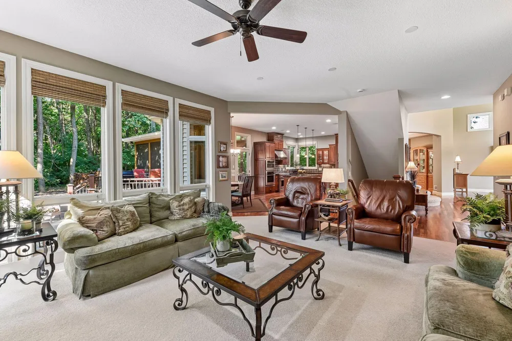 9260 Red Oak Drive Victoria, MN 55386