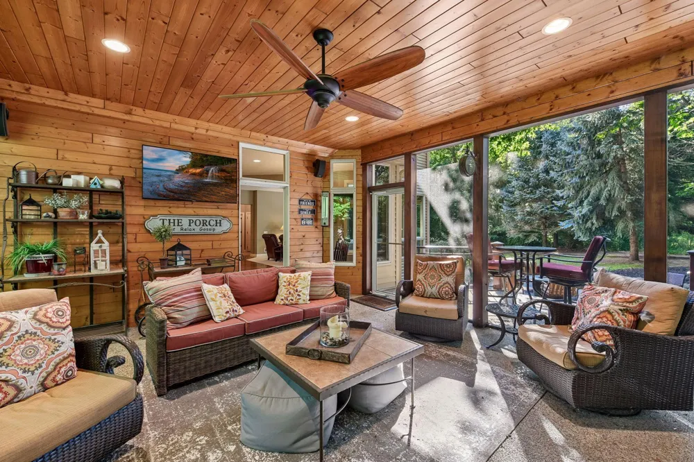 9260 Red Oak Drive Victoria, MN 55386